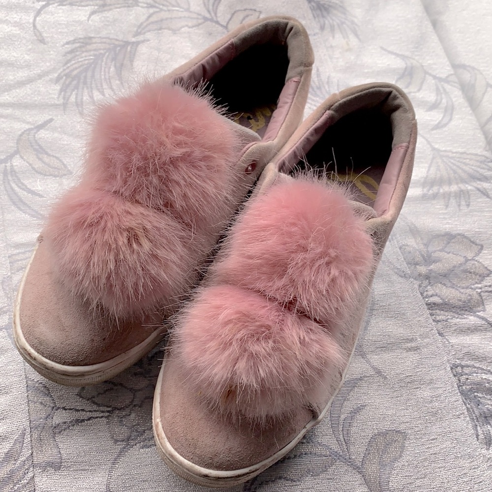 Cute Sam Edelman Pom Pom sneakers